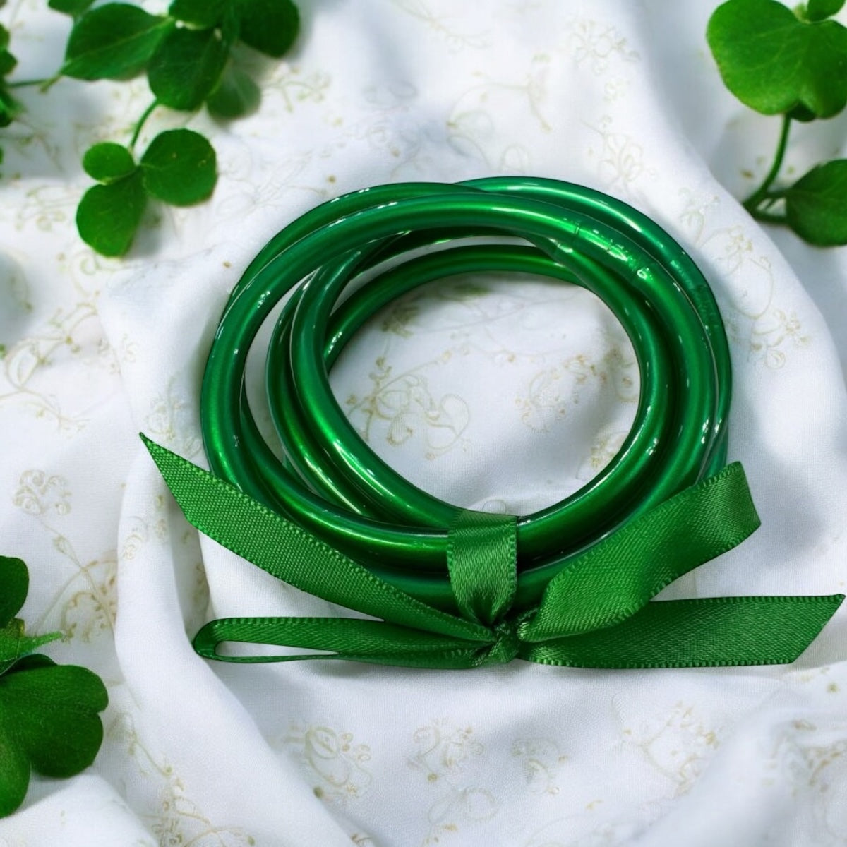 Plastic 5 Tube Bangle Bracelet Set with Bow