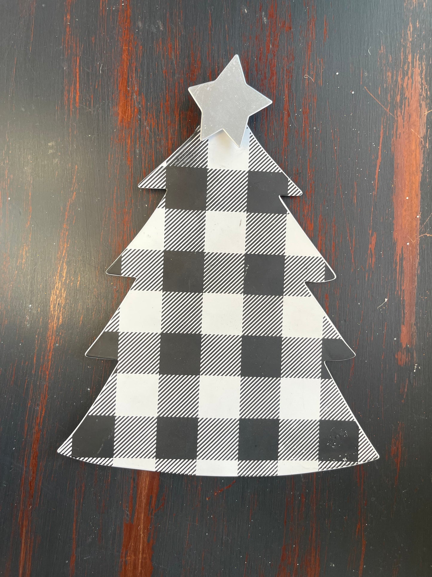 Round top black and white plaid tree